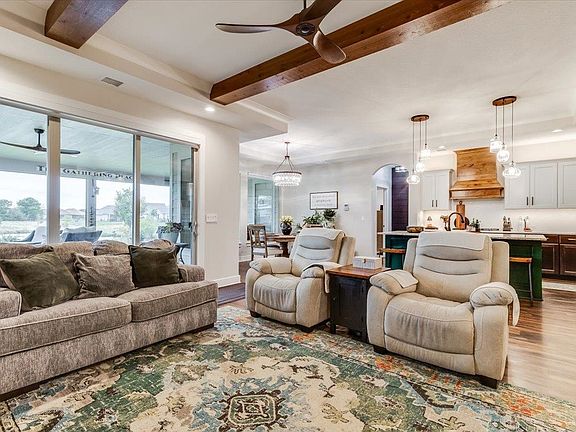 4th image of 4015 N Solano Ct