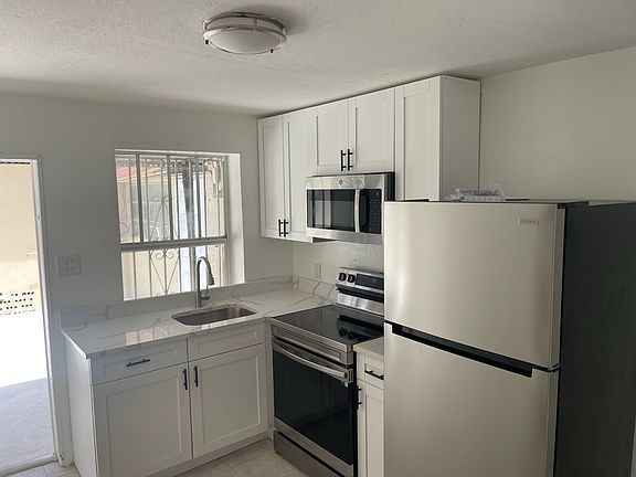 3rd image of 219 SW 21st Ave #5