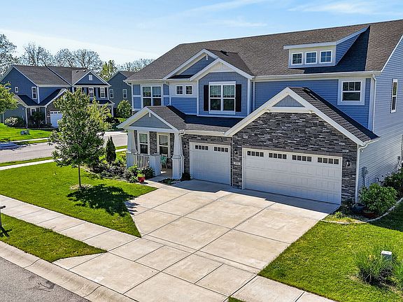 2nd image of 879 Rattlebox Ln