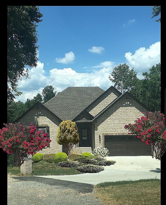 2nd image of 118 White Oak Rd