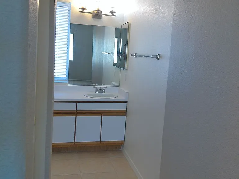 3128 Jamaica Blvd S — Photo 19