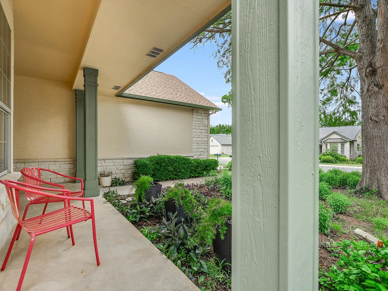 2 bed, 2.0 bath, 1593 sqft, $3,100 — Photo 4