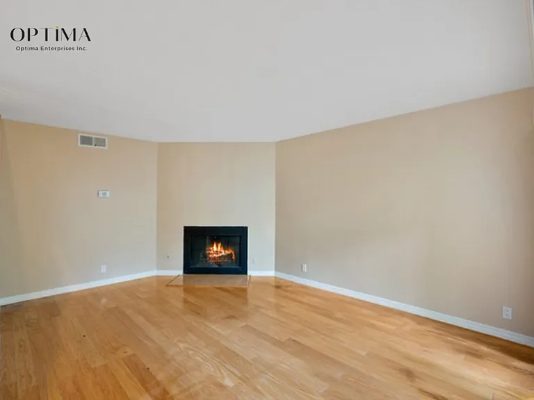 18411 Hatteras St #140 — Photo 2