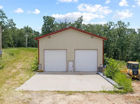 835 Greenview Dr, Camdenton, MO 65020