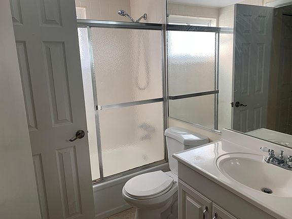 5th image of 8101 Camino Cir #411