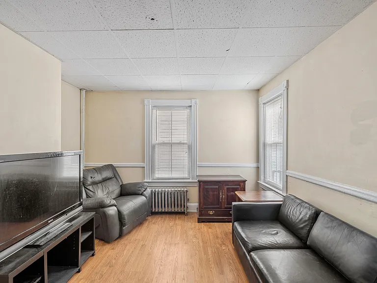 12 Lincoln Ave — Photo 8