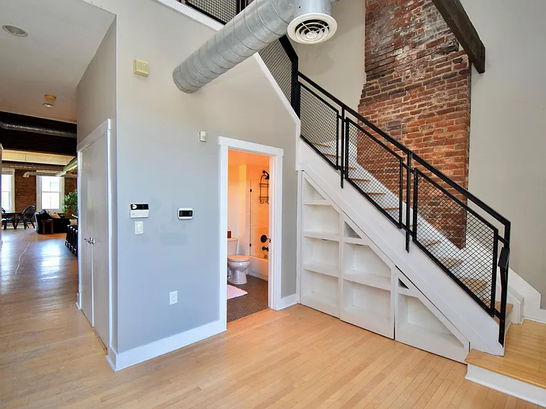 110 E 13th St #3 — Photo 16