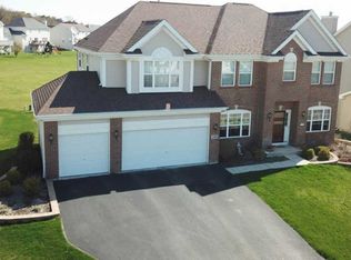 12415 Kings Point Dr, Loves Park, IL 61111