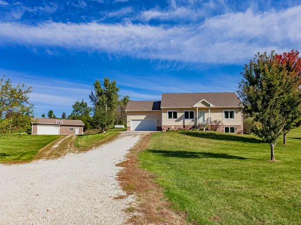 3513 330th Trl, Dexter, IA 50070