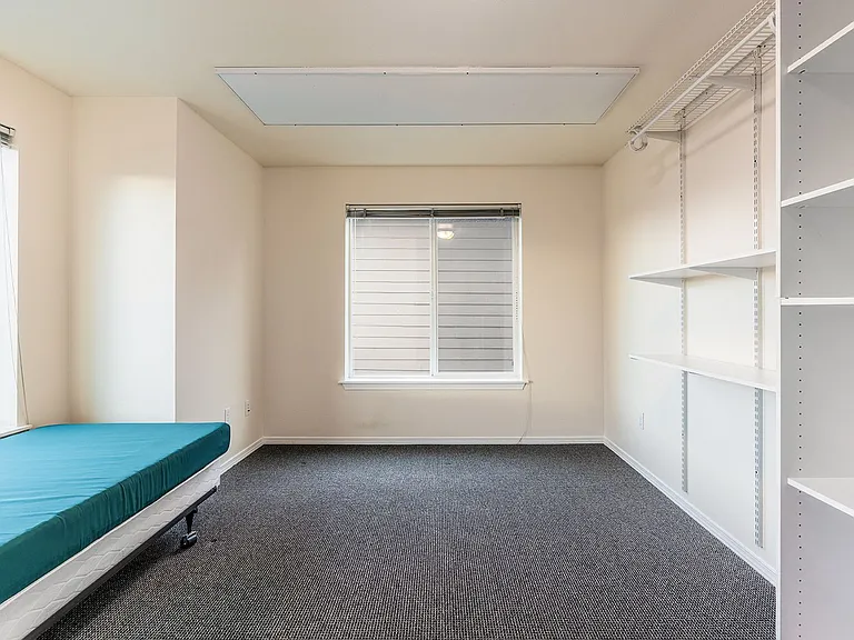 Solana Apodment Homes | International District — Photo 24