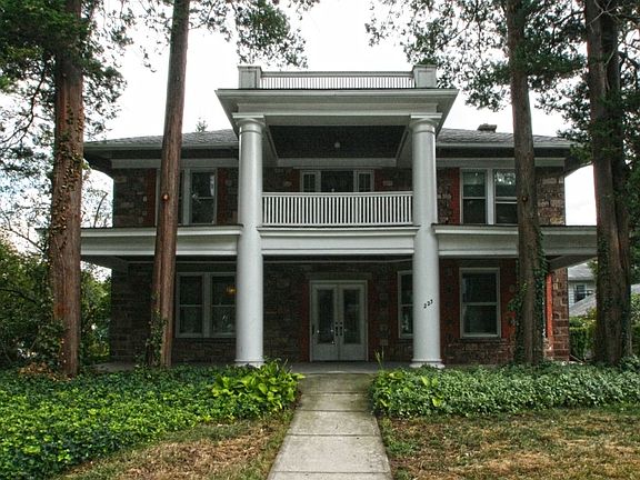 2nd image of 223 Ashland Ave