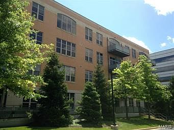 1st image of 630 Emerson 202