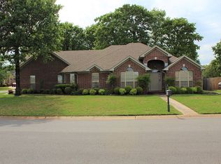 345 Chaucer Ln, Conway, AR 72034