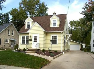 1419 Eliza St, Green Bay, WI 54301