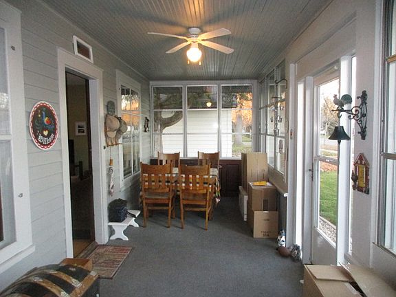 2nd image of 221 1st Ave NE