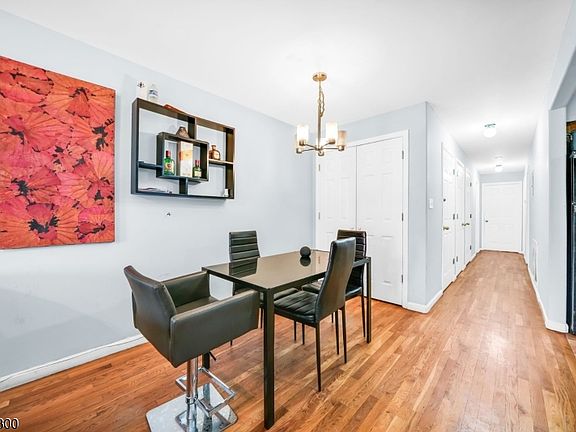 4th image of 64 Brunswick St
