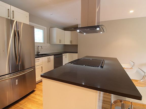 3rd image of 51 Mitchell Ave