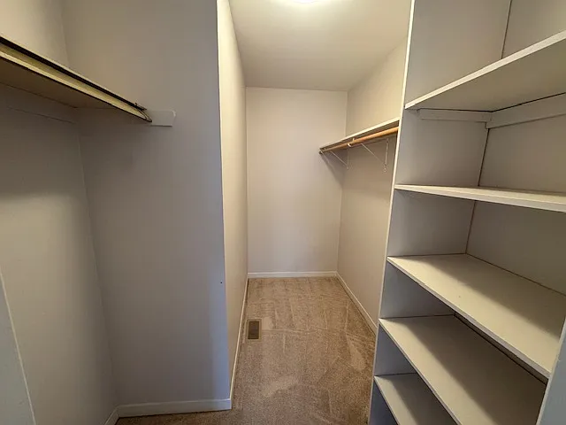 536 Thorndale Dr — Photo 23