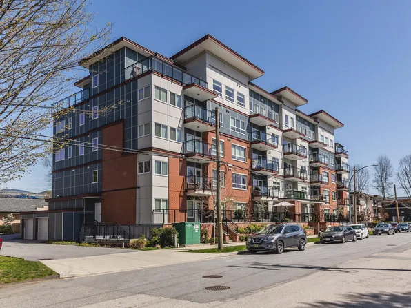 2229 Atkins Ave #402, Pt Coquitlam, BC V3C 0H2