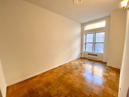 4th image of 40 W 87th St #1AA