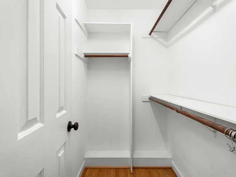 1011 New Chester Ct — Photo 45