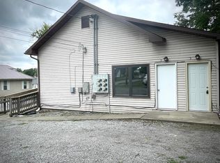 1020 S 14th St #5, Herrin, IL 62948