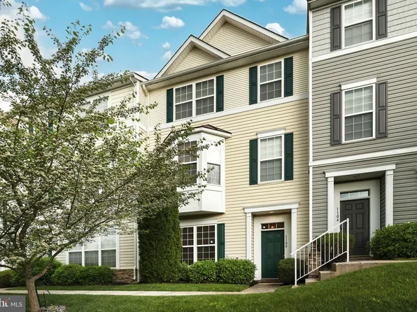 1108 Blue Bird Ln, York, PA 17402
