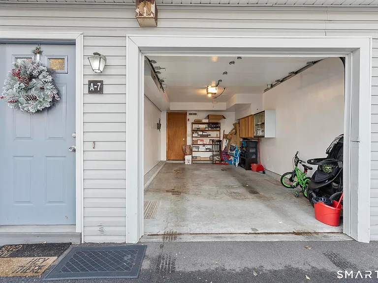 360 W Spring St #A7 — Photo 3