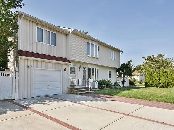 2nd image of 1083 Shelburne Dr