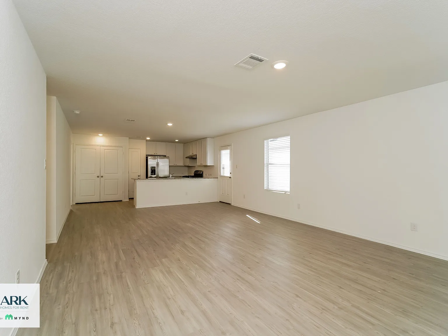 3 bed, 2.0 bath, 1266 sqft, $1,524 — Photo 4