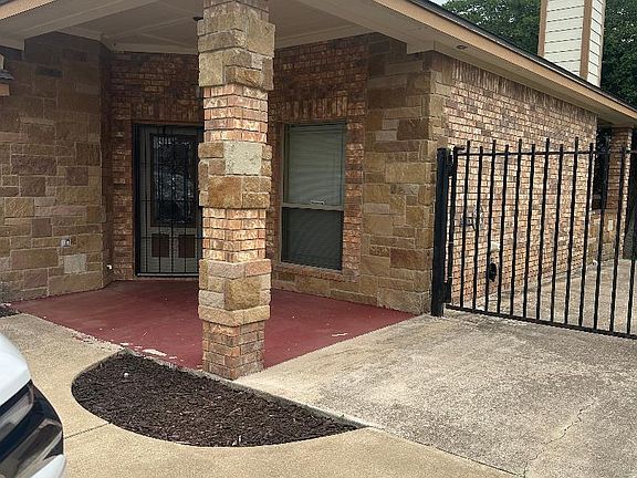 2302 Duran - Front Door