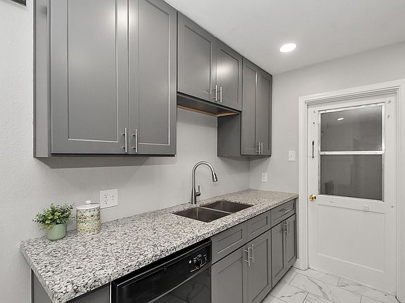 4th image of 1218 Gary Ave