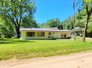 3131 N Apache Dr, White Cloud, MI 49349