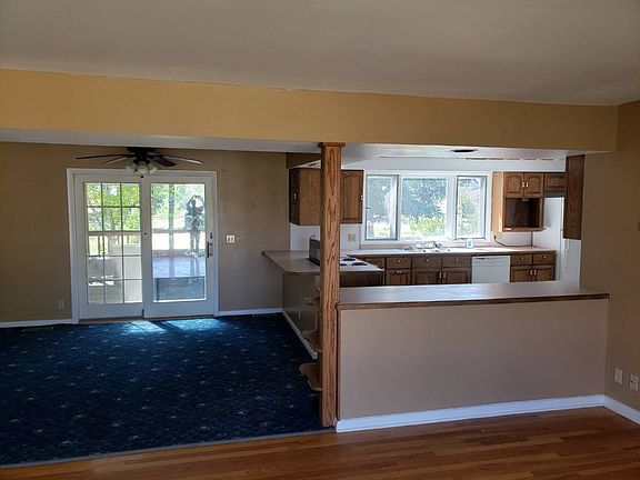 5th image of 308 Willow St #B