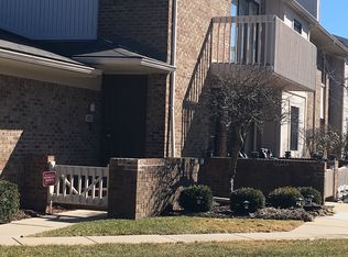 6573 Maple Lakes Ct, West Bloomfield, MI 48322