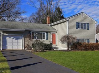 609 Beechwood Ave, Middlesex, NJ 08846
