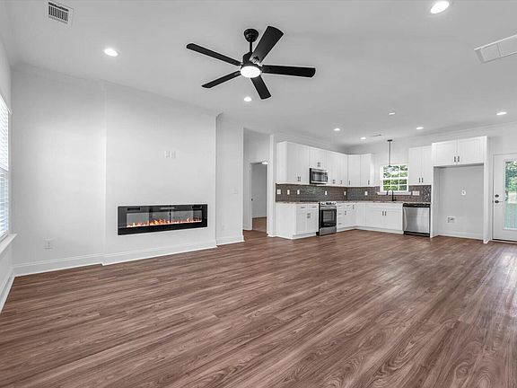 5th image of 3615 Pebble Creek Drive