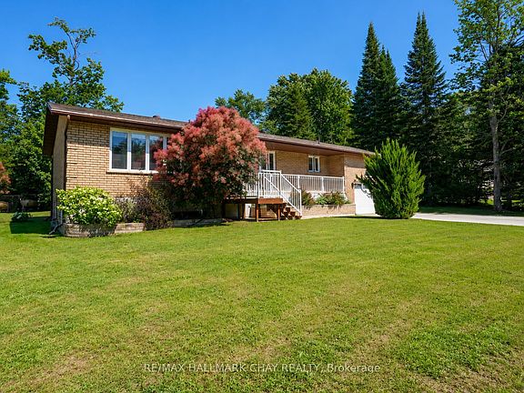 2nd image of 51 Indianola Cres