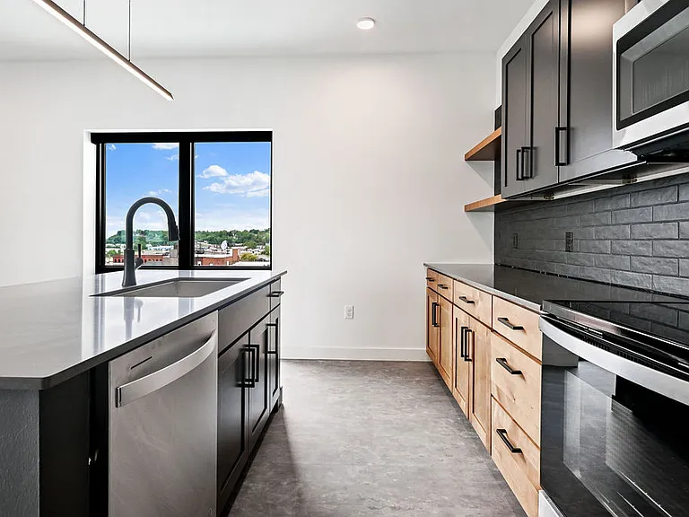 Urbane424 Apartments — Photo 17