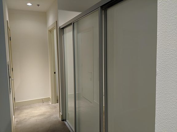 3rd image of 1222 E Pine St #101