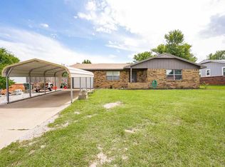 208 E Tower Ave, Perry, OK 73077