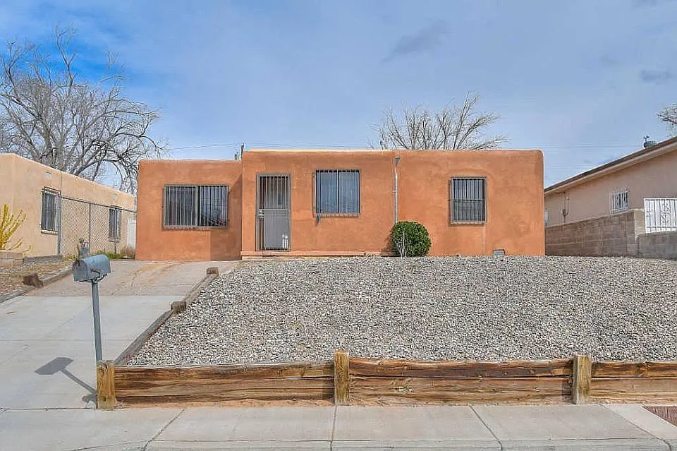 1612 Buena Vista Dr SE
