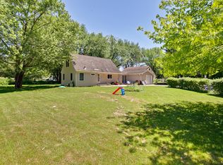 29 S Maple Ave, Fox Lake, IL 60020