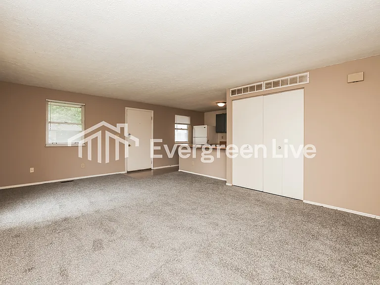 8119 Mount Hood — Photo 5