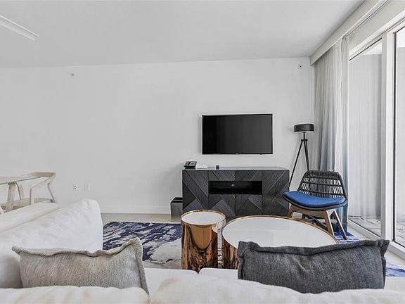 4th image of 3101 Bayshore Drive #501