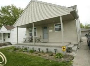 29239 Barton St, Garden City, MI 48135