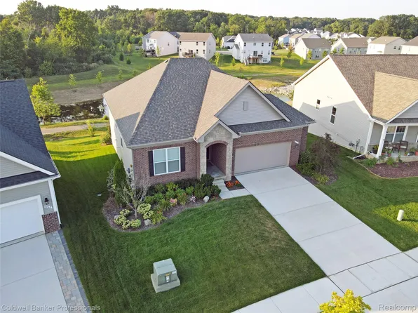 8075 Alyssa Dr, Brighton, MI 48116