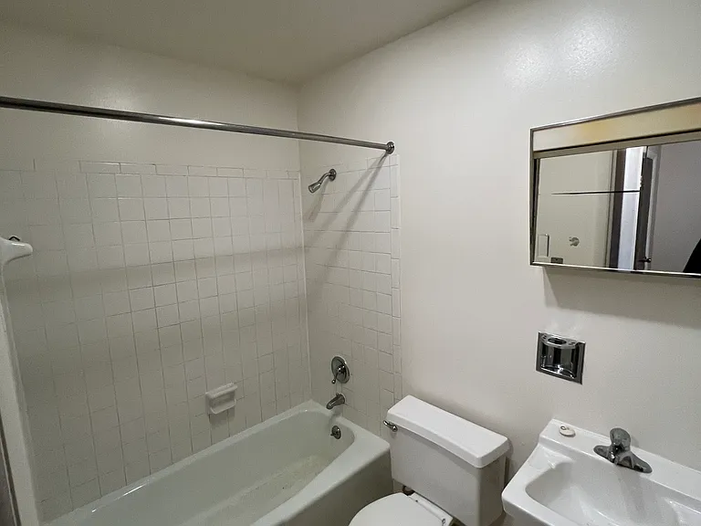 Mapleview Terrace Apartments — Photo 33