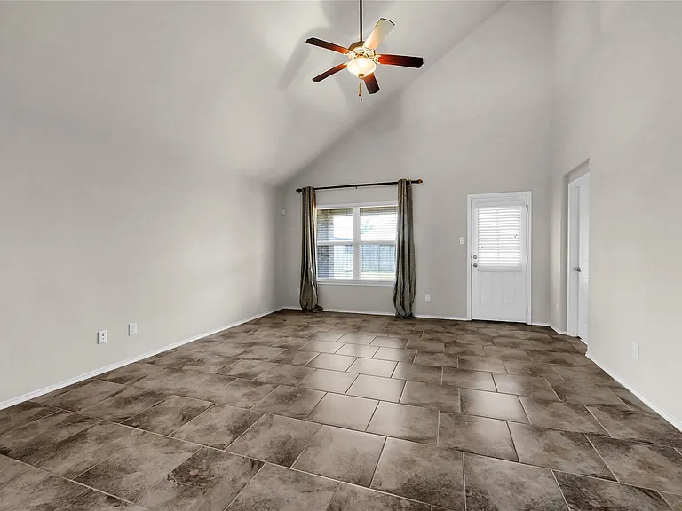 23723 Giardini Dr — Photo 14