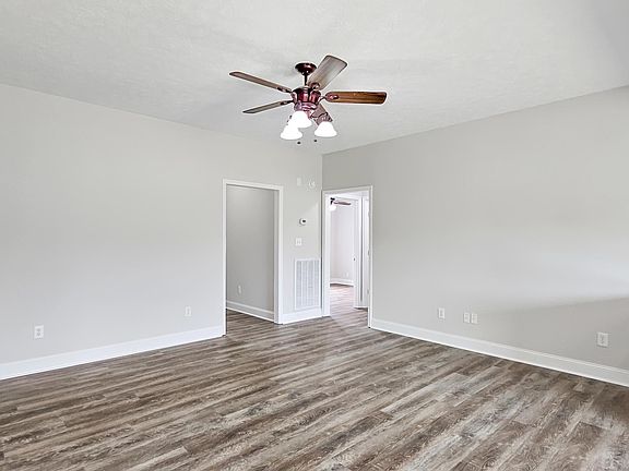 5th image of 20168 Harris Rd